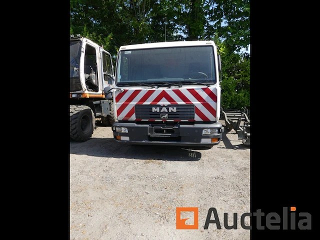 Vrachtwagen (voor onderdelen) man l2000 (2004-183.392 km) - afbeelding 16 van  21