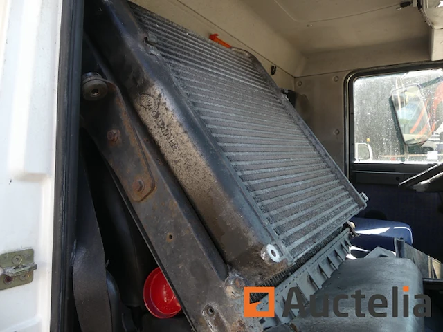 Vrachtwagen (voor onderdelen) man l2000 (2004-183.392 km) - afbeelding 17 van  21