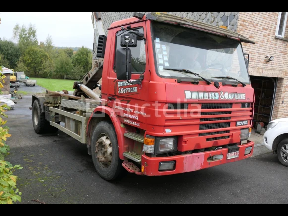 Vrachtwagen, vorkheftruck, minigraafmachine, containers, dumper, gereedschap