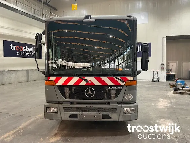 Vrachtwagen vuilnisophaling - afbeelding 8 van  18
