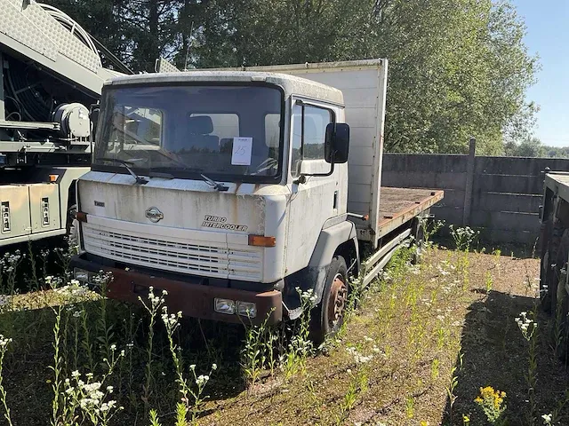 Vrachtwagen - afbeelding 1 van  13