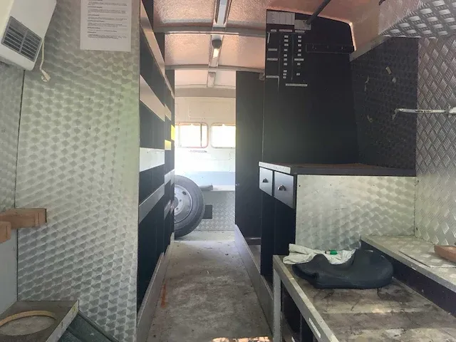 Vrachtwagen - afbeelding 2 van  25