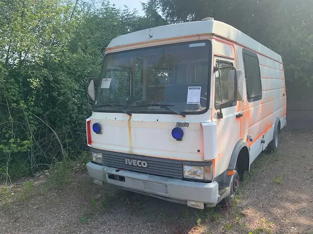 Vrachtwagen - afbeelding 12 van  25