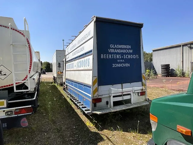 Vrachtwagen - afbeelding 2 van  21