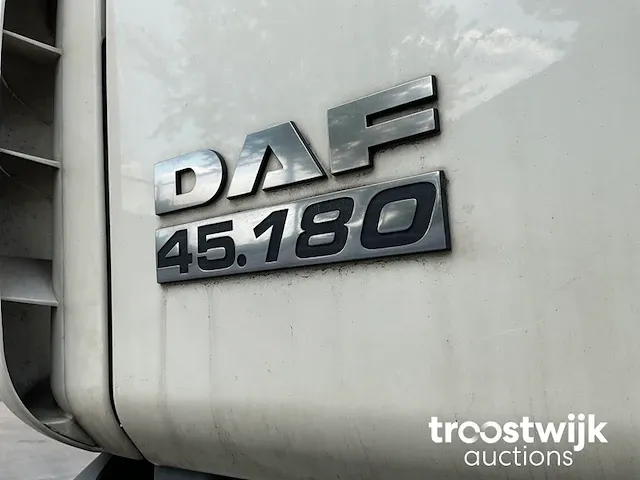 Vrachtwagen - afbeelding 10 van  12