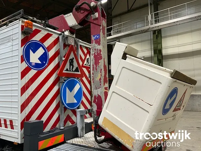 Vrachtwagen - afbeelding 4 van  17
