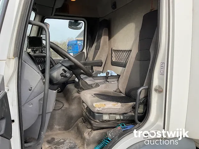 Vrachtwagen - afbeelding 2 van  23