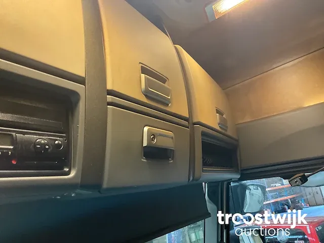 Vrachtwagen - afbeelding 7 van  17