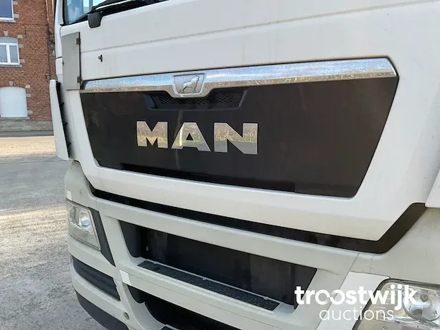 Vrachtwagen/trekker - afbeelding 4 van  32