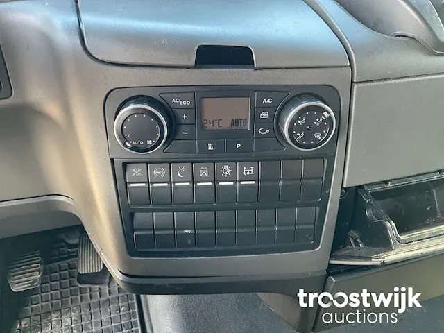 Vrachtwagen/trekker - afbeelding 8 van  32