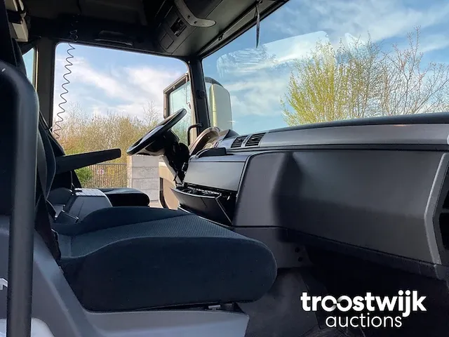 Vrachtwagen/trekker - afbeelding 13 van  32