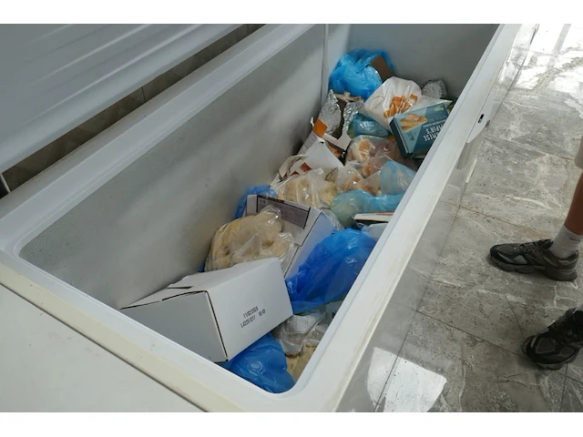 Vrieskist beko + voedingswaren - afbeelding 2 van  2