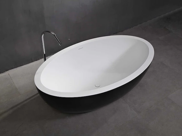Vrijstaand bad - solid surface (beschikbaar in 3 kleuren) - afbeelding 16 van  17
