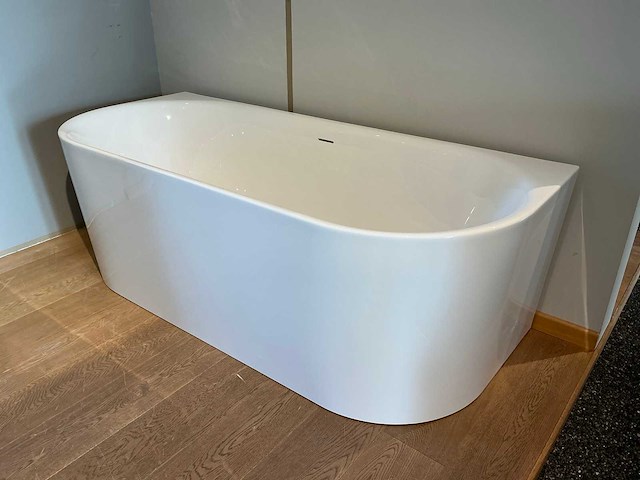 Vrijstaand bad - afbeelding 1 van  6