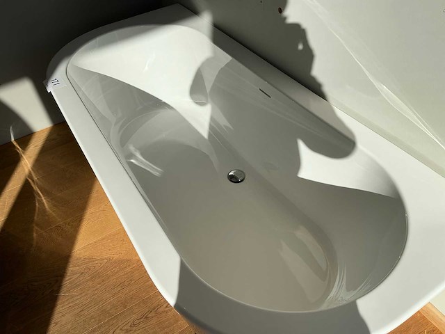 Vrijstaand bad - afbeelding 3 van  5