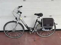 Vrouwenfiets - afbeelding 1 van  6