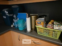 Vuilbakjes-waterkoker-rolhouder-snijplanken en divers - afbeelding 6 van  6