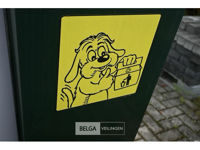 Vuilnisbak met hondenzakjes - afbeelding 6 van  7