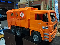 Vuilniswagen bruder ( 520 mm ) - afbeelding 2 van  3