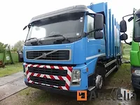 Vuilniswagen volvo fm 300 (2009-230.809 km)