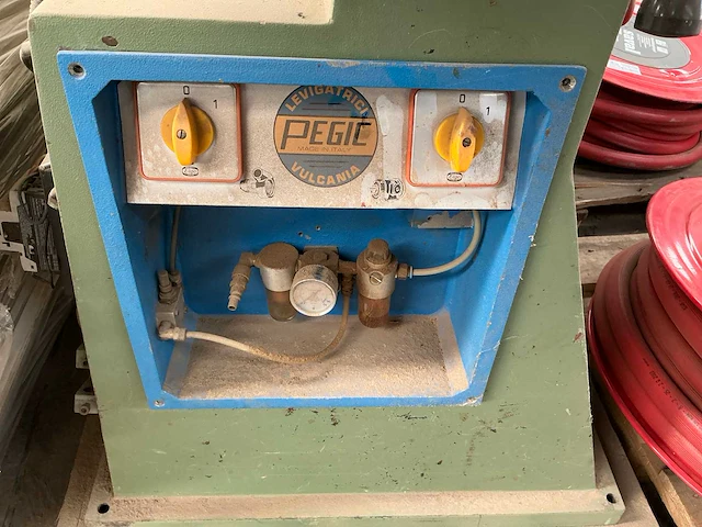 Vulcania v.e.30 bandschuurmachine - afbeelding 5 van  8