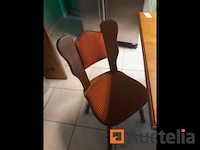 Vuren tafel op smeedijzeren poten, 6 houten stoffen stoelen - afbeelding 6 van  6