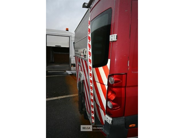 Vw crafter lichte vrachtwagen met dhollandia laadklep - afbeelding 17 van  28
