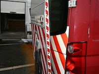 Vw crafter lichte vrachtwagen met dhollandia laadklep - afbeelding 17 van  28