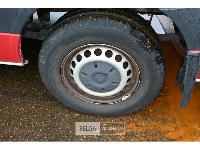 Vw crafter lichte vrachtwagen met dhollandia laadklep - afbeelding 22 van  28