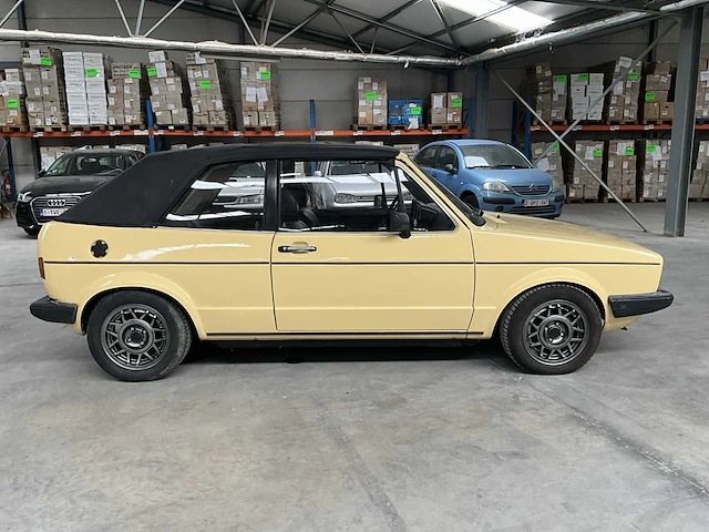 Vw golf 1 cabrio 1979 - afbeelding 32 van  34