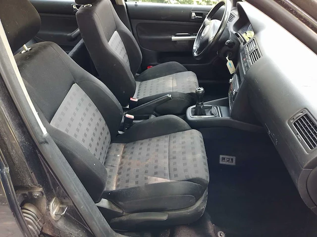 Vw golf 4 variant - lichte vracht - 2006 - afbeelding 11 van  22
