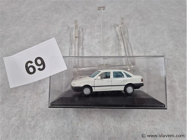 Vw passat - afbeelding 1 van  3