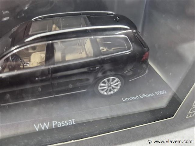Vw passat - afbeelding 2 van  3