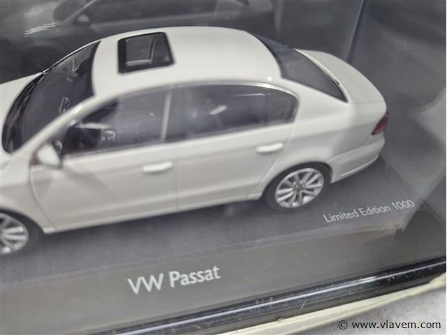 Vw passat - afbeelding 2 van  3