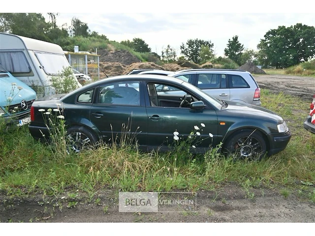 Vw passat - afbeelding 2 van  7