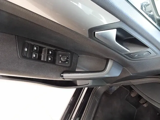 Vw touran - afbeelding 17 van  18