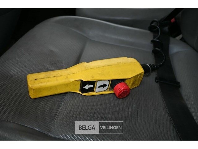 Vw transporter lichte vrachtwagen met scatolini kipbak - afbeelding 18 van  28