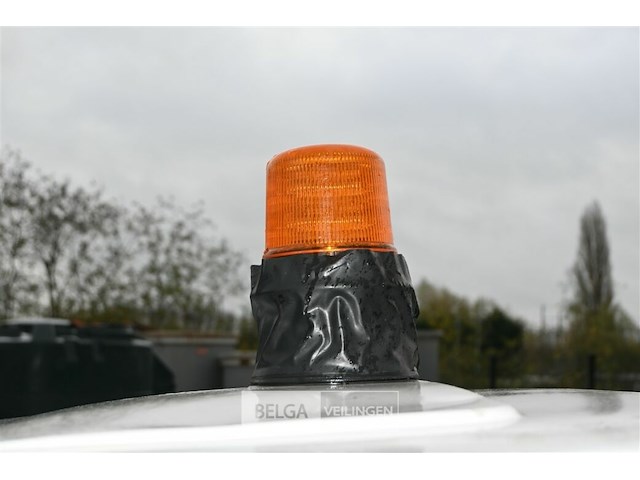 Vw transporter lichte vrachtwagen met scatolini kipbak - afbeelding 27 van  28