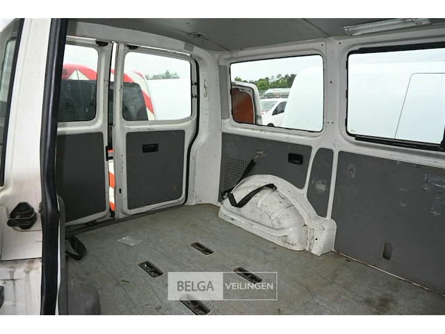 Vw transporter lichte vrachtwagen - afbeelding 6 van  17