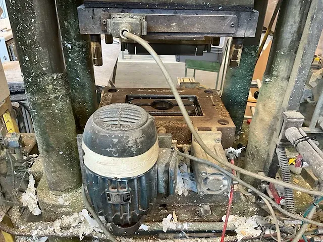 Vynckier rysel 200 hydraulische pers - afbeelding 7 van  13
