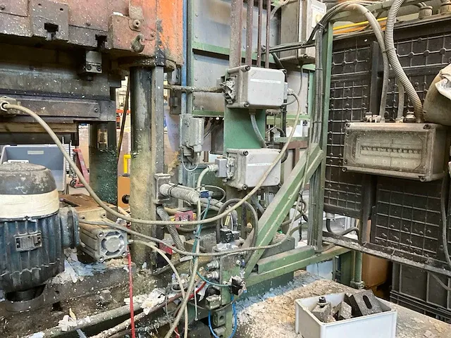 Vynckier rysel 200 hydraulische pers - afbeelding 9 van  13