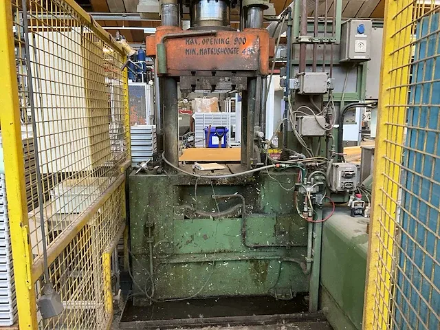 Vynckier rysel 200 hydraulische pers - afbeelding 6 van  13