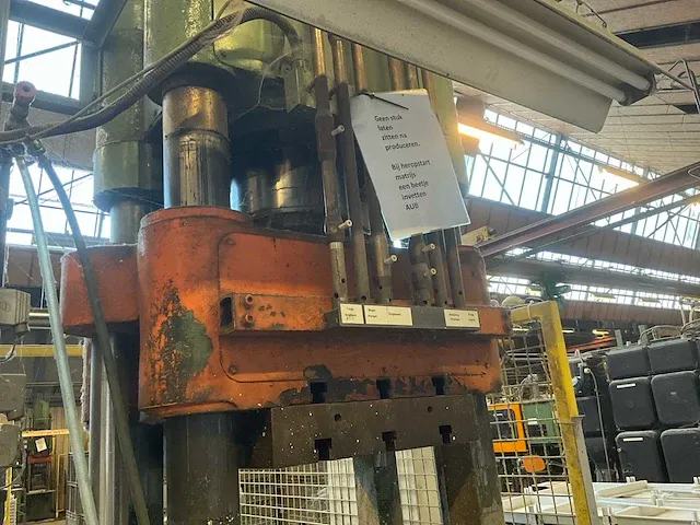 Vynckier rysel 200 hydraulische pers - afbeelding 13 van  13