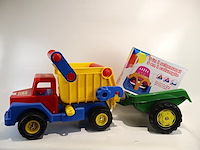 Wader vrachtwagen met aanhangwagen - afbeelding 1 van  5