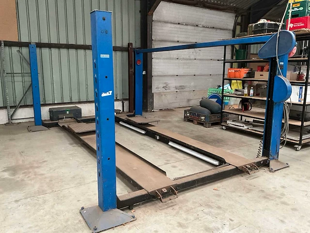 Walker wep hefbrug - 8000kg - afbeelding 1 van  9