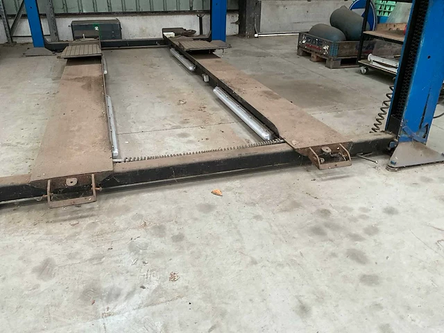 Walker wep hefbrug - 8000kg - afbeelding 9 van  9