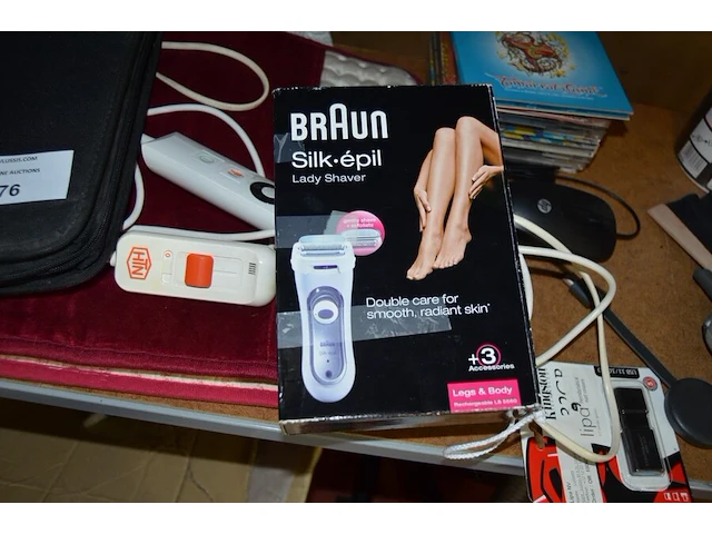 Walkie talkies topcom twintalker 3000, google chromecast, 2 rubberen toetsenborden, braun lady shave, 6 cds, 13 dvds, 2 elektrische verwarmingsmatjes, 6 xbox 360 spellen, frigobox eda, stofzuiger kalorik yl102e-b, ca. 15 voetpompen - afbeelding 11 van  14