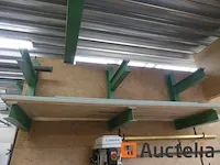 Wand gemonteerd metaal rack