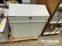 Wand inklapbare verzorgingsbed. - afbeelding 1 van  4