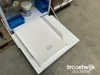Wand inklapbare verzorgingsbed. - afbeelding 3 van  4